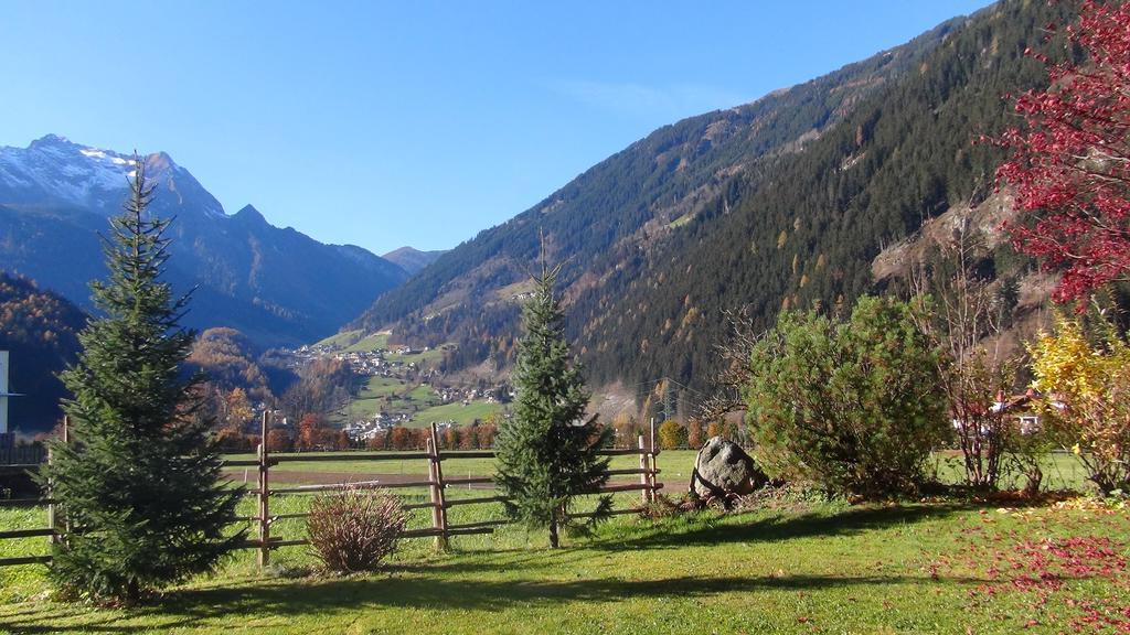 Ferienwohnungen Kroell - Appartements Viktoria Und Landhaus Maria Mayrhofen Exterior photo