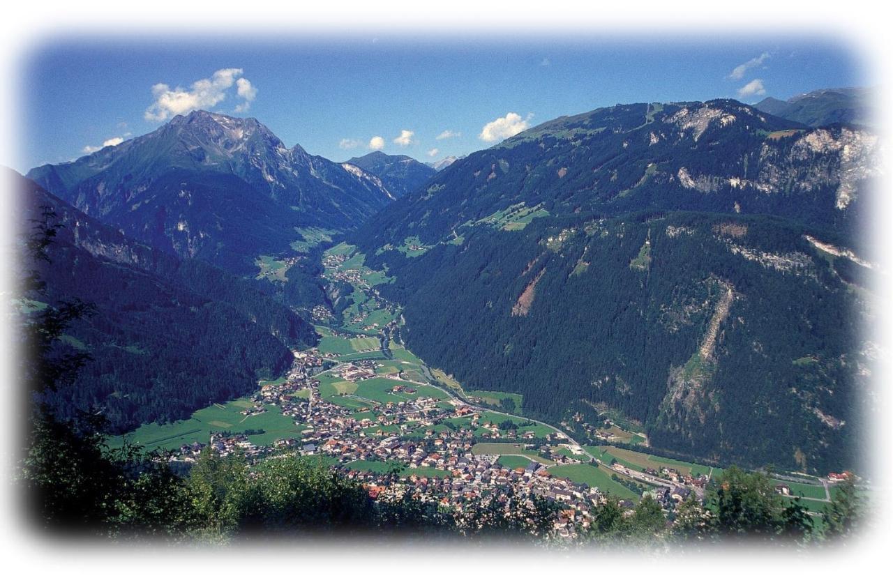 Ferienwohnungen Kroell - Appartements Viktoria Und Landhaus Maria Mayrhofen Exterior photo