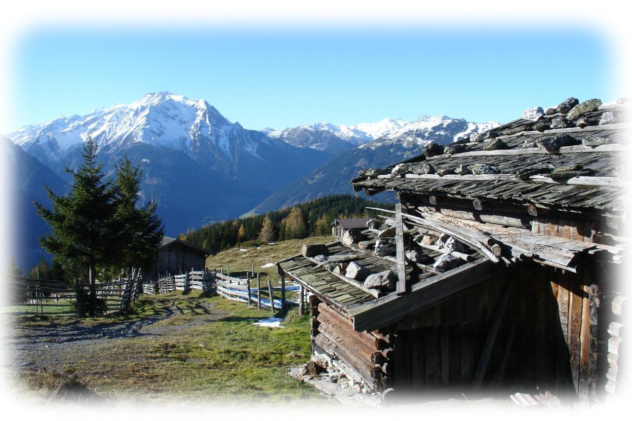 Ferienwohnungen Kroell - Appartements Viktoria Und Landhaus Maria Mayrhofen Exterior photo